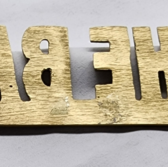 Solid Brass Arrow Sign -  "To the Bar" 11.75 X 2.75 - Picture 3 of 4